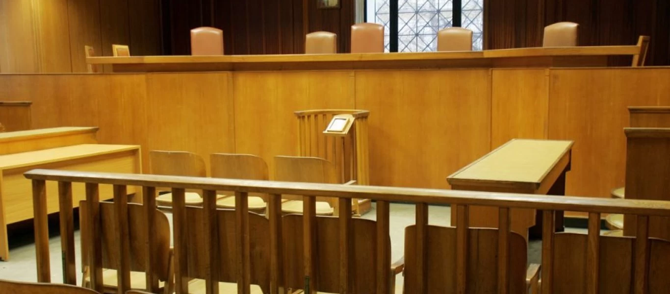Πάτμος: Στο εδώλιο ο άνδρας που κακοποιούσε τη σύζυγο και τις τρεις ανήλικες κόρες του